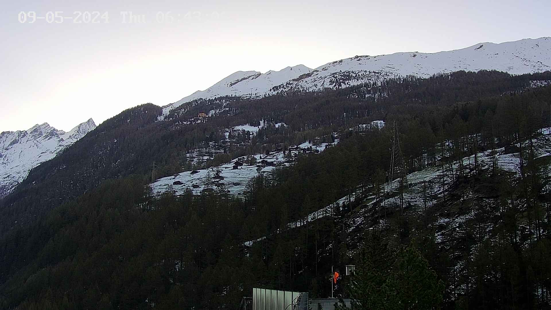 Webcam Zermatt - Air Zermatt Basis (Heliport)