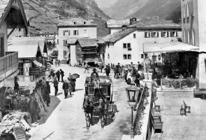 im Sommer mit Kutsche und Pferd nach Zermatt