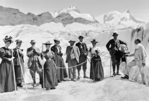 mit den Touristen kam Geld ins Dorf